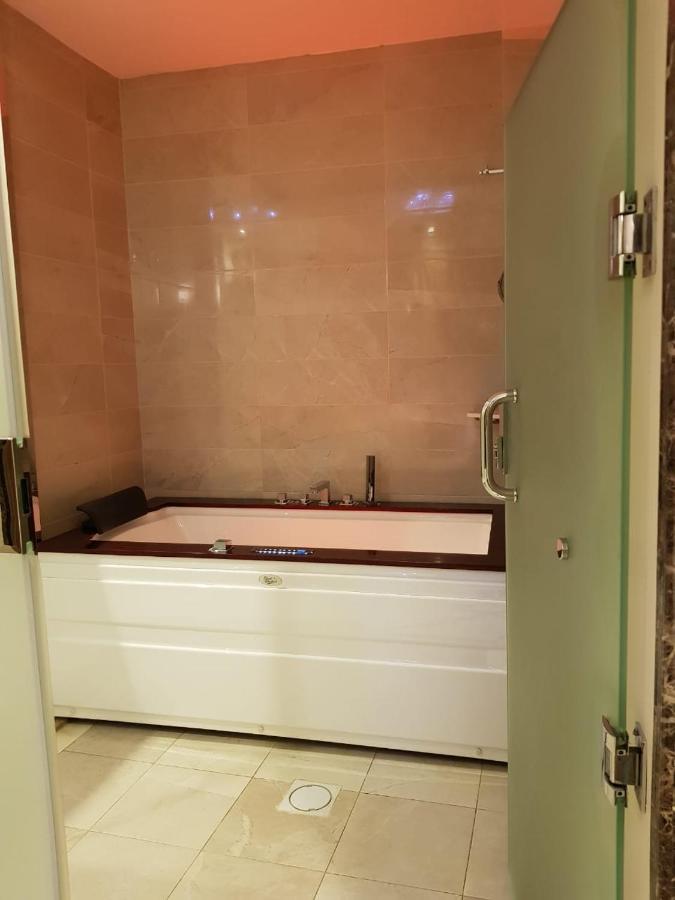 Alharir Hotel Apartments Hafar Al-Batin ภายนอก รูปภาพ